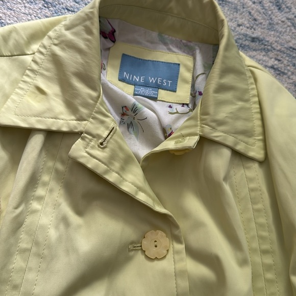 Nine West yellow butterfly lining spring trenchcoat XL - Picture 9 of 9